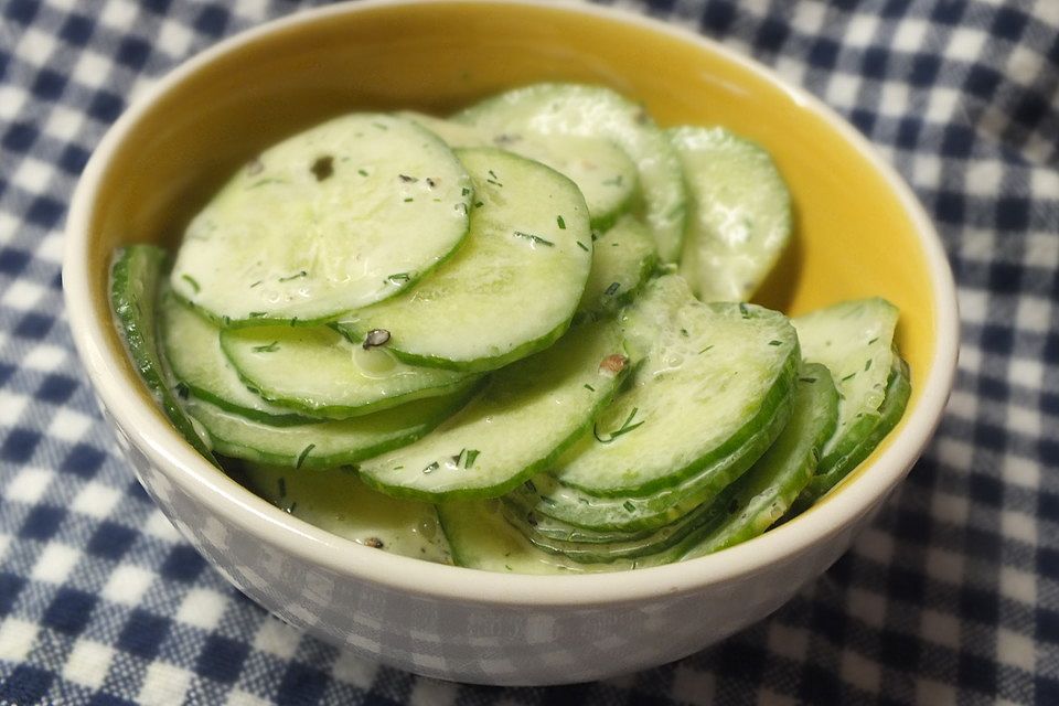 Sahne-Dill-Gurkensalat