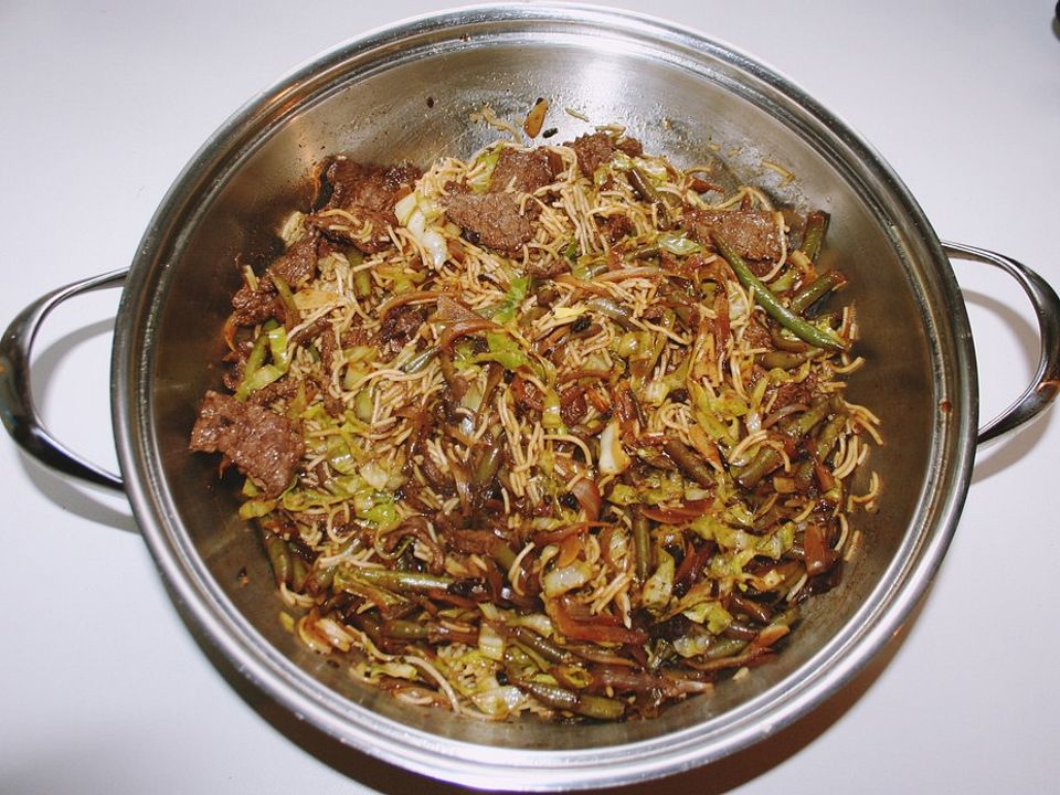 Gebratene Nudeln mit Rindfleisch von Bruce39| Chefkoch