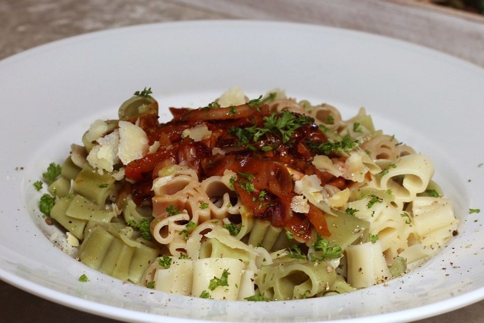 Pasta mit Radicchio-Sauce