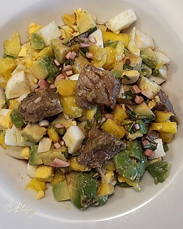 Rindfleisch-Avocado-Mango Salat mit Rotweinsoße