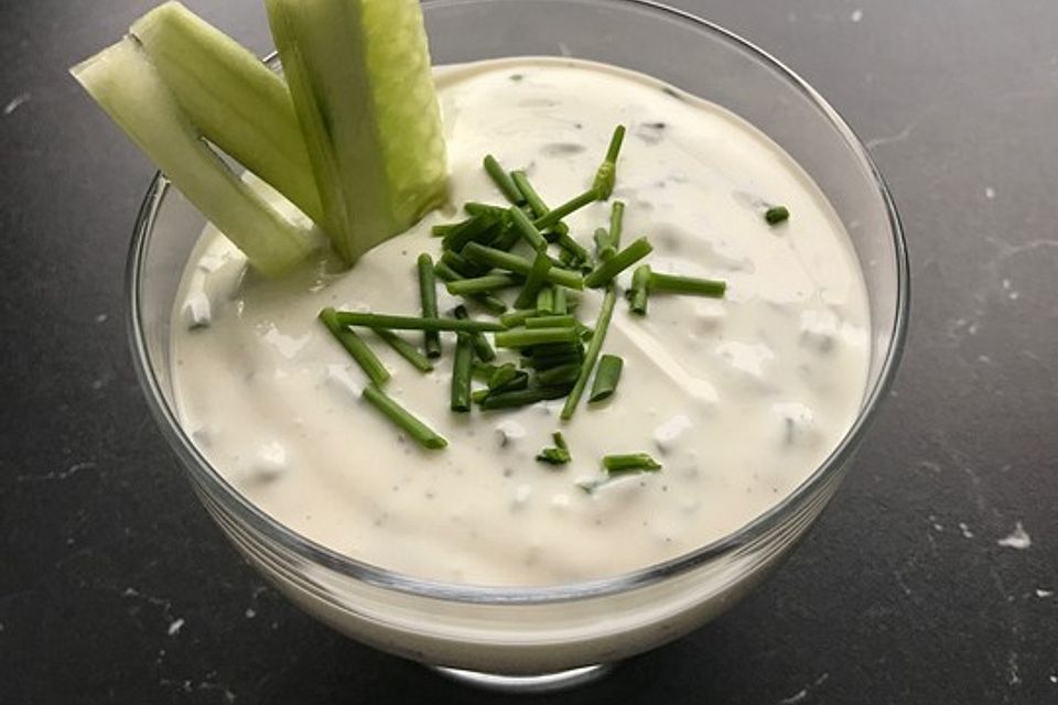 Joghurt-Schnittlauch-Dip Joghurt-Schnittlauch-Dip
