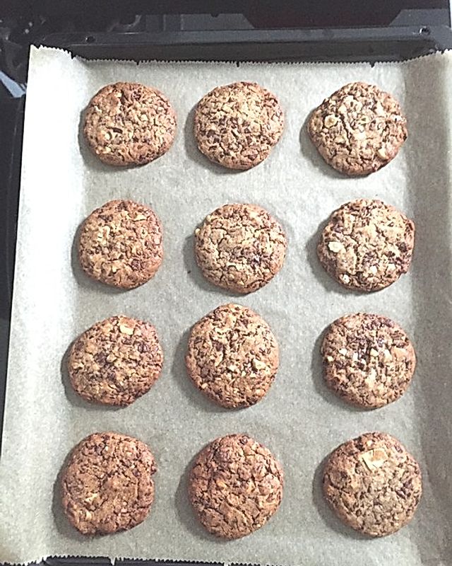 Buchweizen-Cookies mit Samen, Nüssen und Schokolade