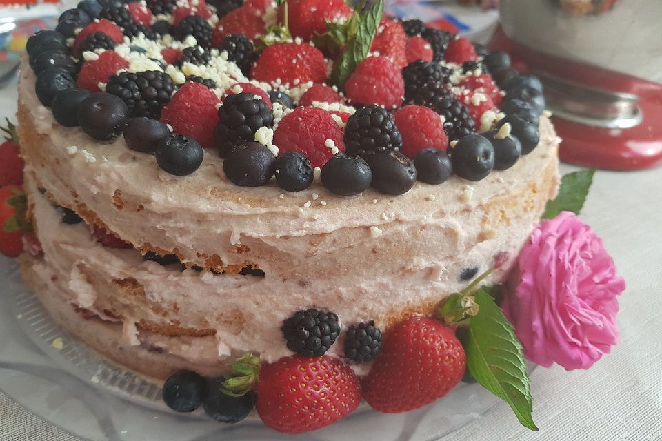 Naked Cake Beerentorte