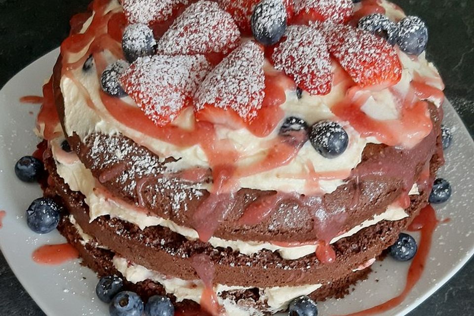 Naked Cake Beerentorte