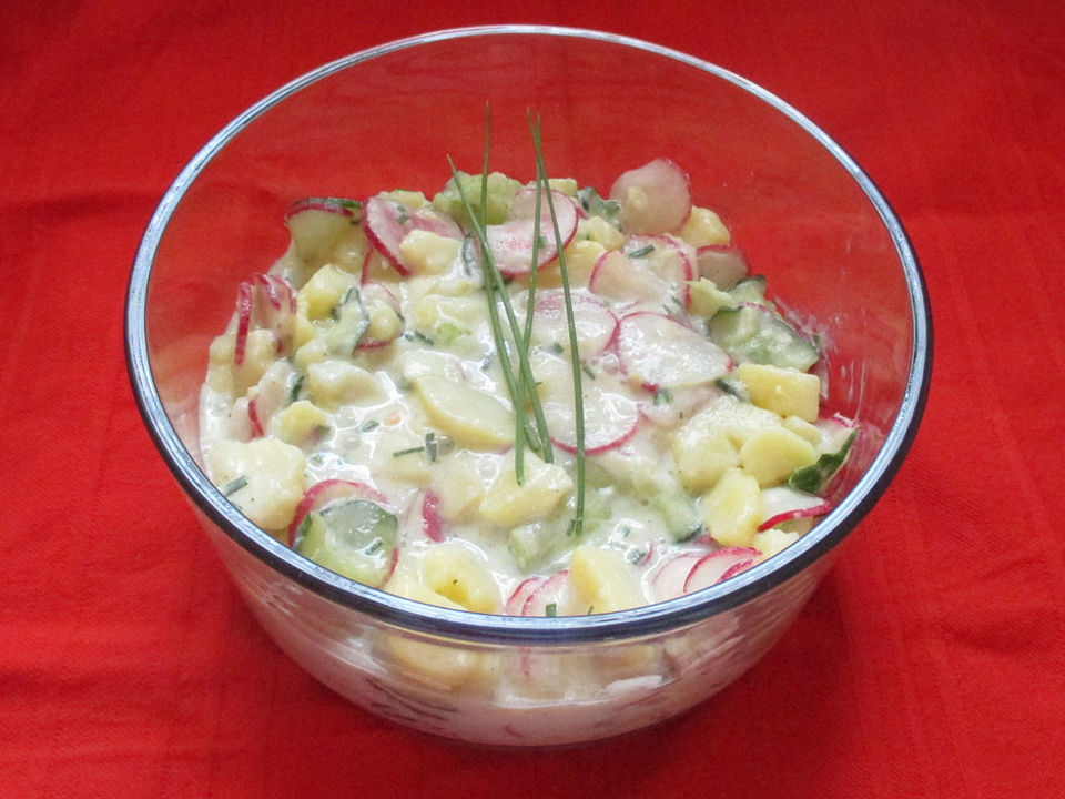 Kartoffelsalat mit Spargel und Radieschen - Kochen Gut | kochengut.de