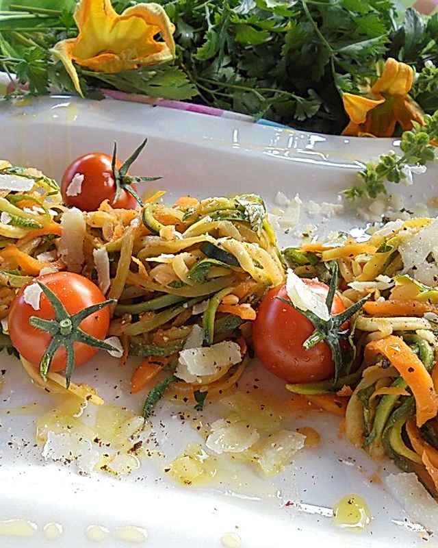 Zucchini-Karotten-Nudeln