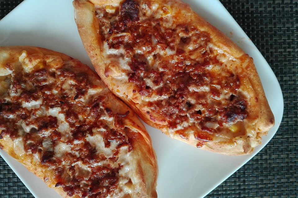 Pizza-Hackfleisch-Schiffchen