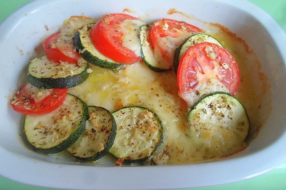 Tomate-Zucchini-Mozzarella-Auflauf