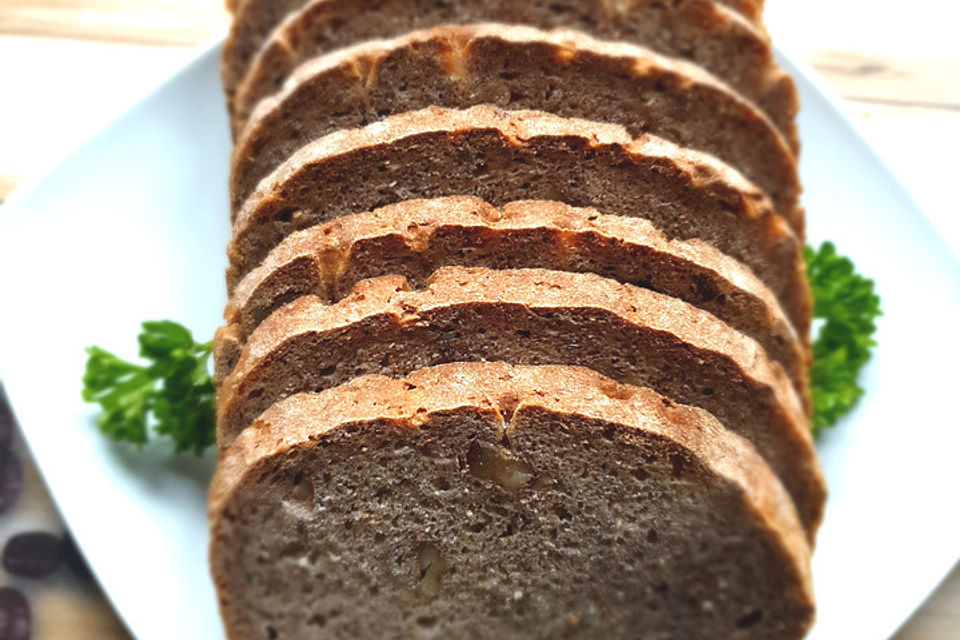 Roggenmischbrot mit Körnern