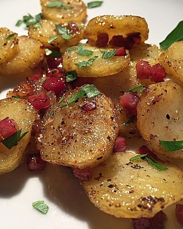 Leckere Bratkartoffeln aus rohen Kartoffeln