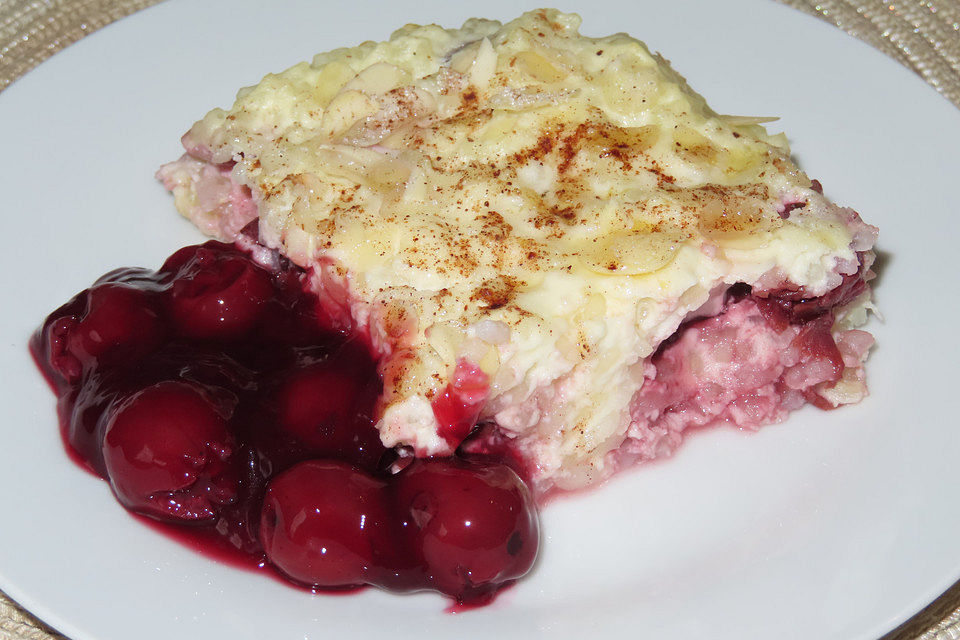 Milchreis-Quark-Auflauf mit Sauerkirschen