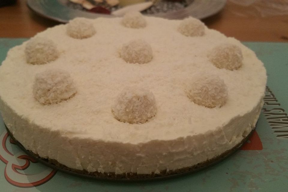 Sommerlich frische Raffaello-Torte ohne Backen