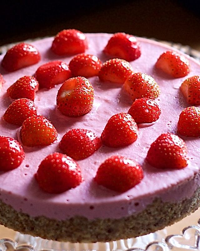 Veganer Erdbeer-"Käse"-Kuchen
