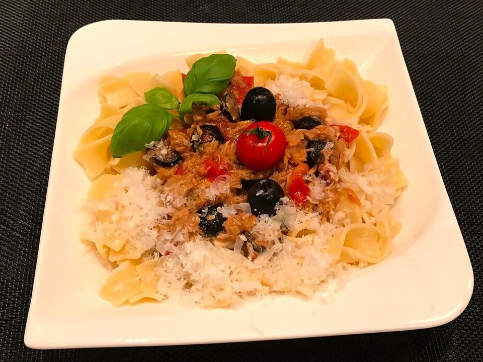 Bandnudeln mit Thunfisch, Kapern und schwarzen Oliven von Tortenfee27 ...