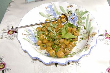 Mediterrane Kräuter-Oliven