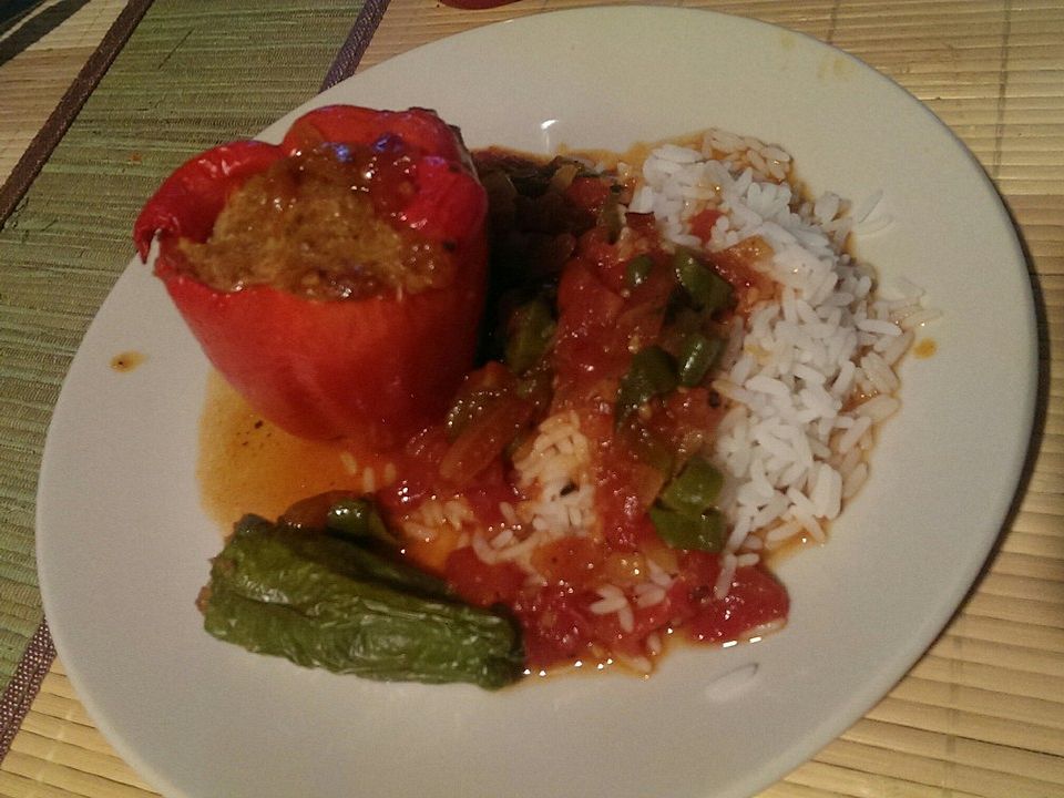 Gefüllte Paprika mit scharfer Sauce von Lena182| Chefkoch