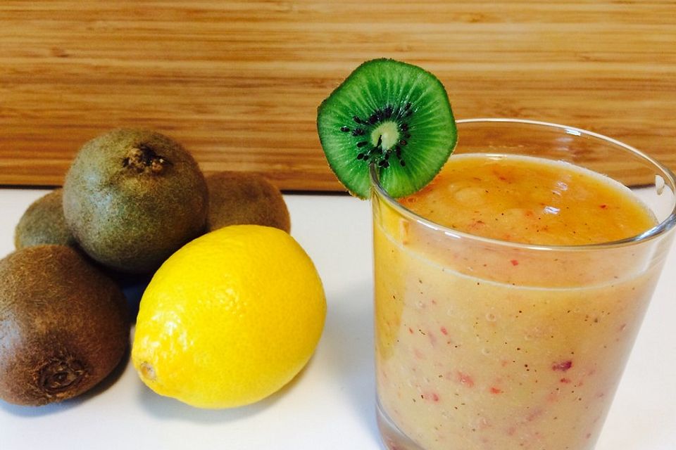 Nektarinen-Kiwi-Smoothie Nektarinen-Kiwi-Smoothie