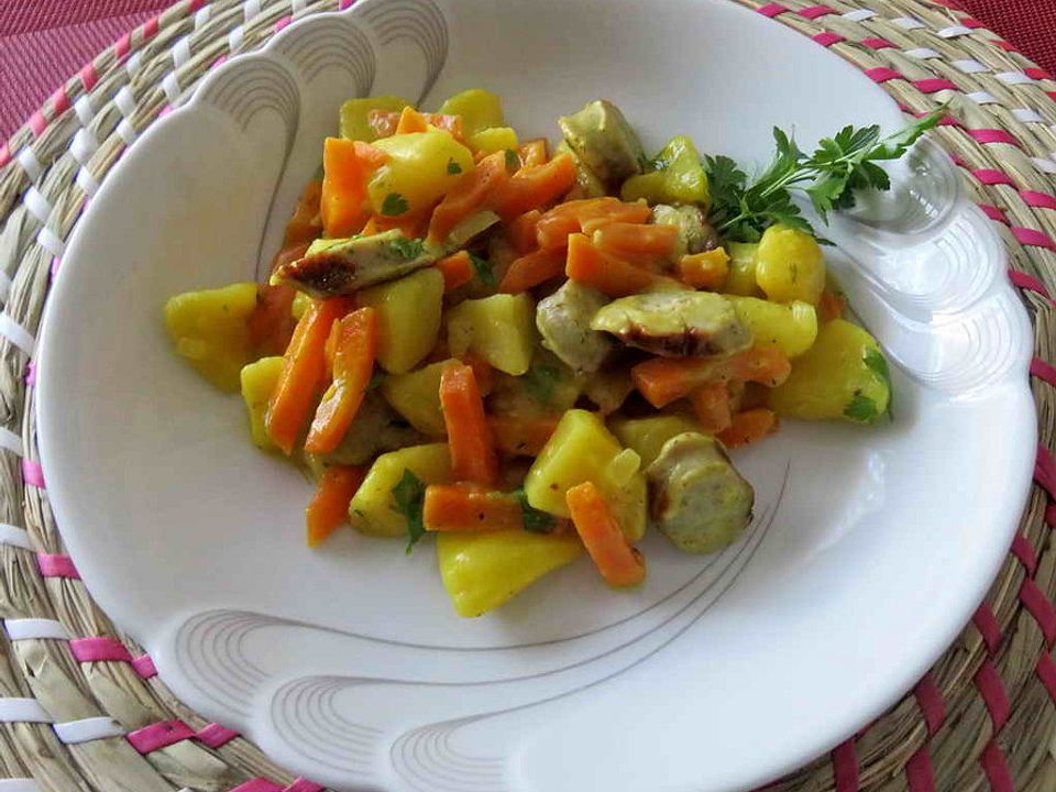 Bratwurst-Möhren-Kartoffel Eintopf von Seppels-Hexenküche | Chefkoch Bratwurst-Möhren-Kartoffel Eintopf von Seppels-Hexenküche | Chefkoch