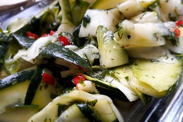 Schnelle marinierte Zucchini Schnelle marinierte Zucchini