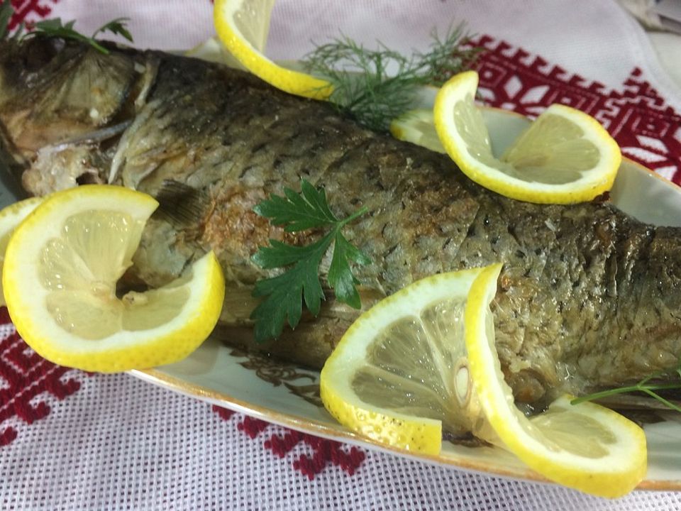 Gefüllter Karpfen - Gefillte Fisch von Bentson| Chefkoch