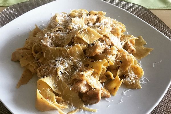 Nudeln mit Parmesan-Hähnchen von Kevara | Chefkoch