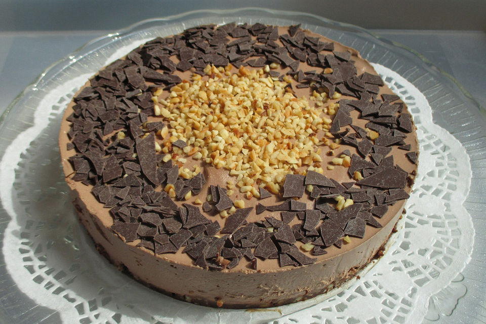 Vegane Schoko-Kühlschranktorte mit Knusperboden