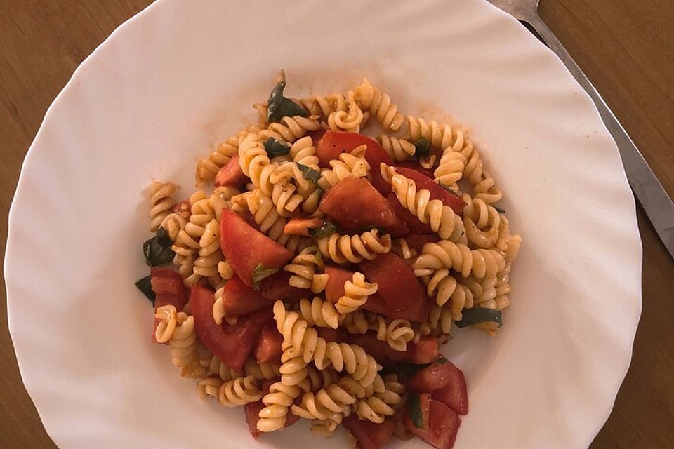 Tomaten-Basilikum-Pasta