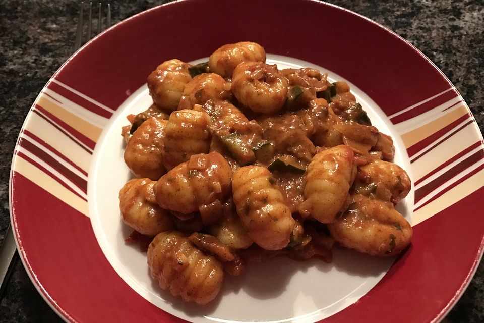 Gnocchi an Gemüse-Zimt-Sauce