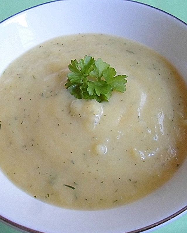 Cremige Sellerie-Dill-Suppe