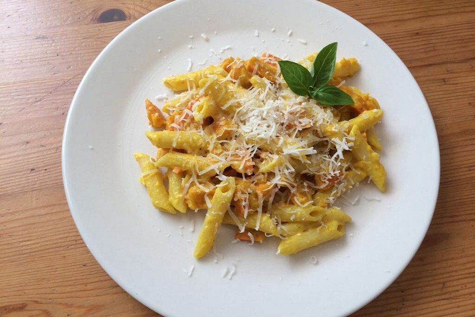 Kürbis-Curry-Penne