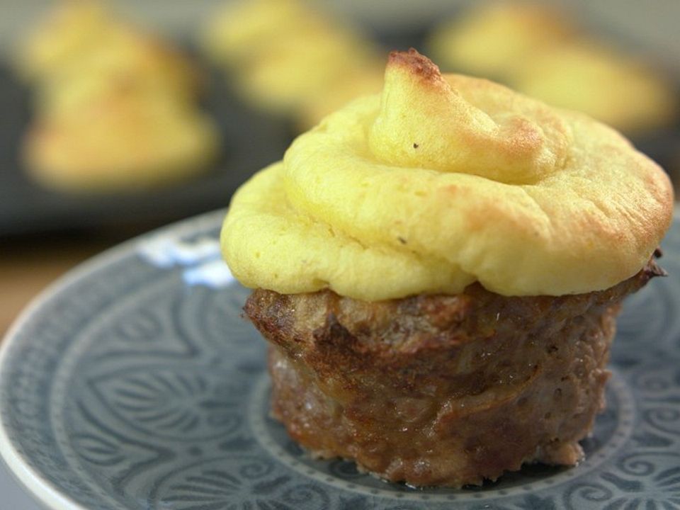 Hackfleisch-Muffins mit Kartoffelpüree-Haube von MealClub | Chefkoch