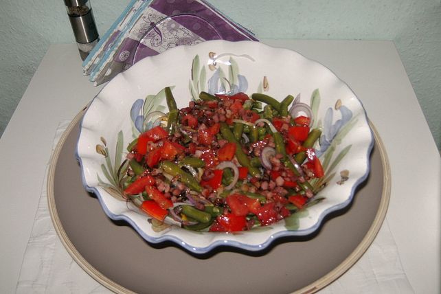 Bohnensalat mit gebratenem Speck und Tomatenwürfeln von Anaid55| Chefkoch