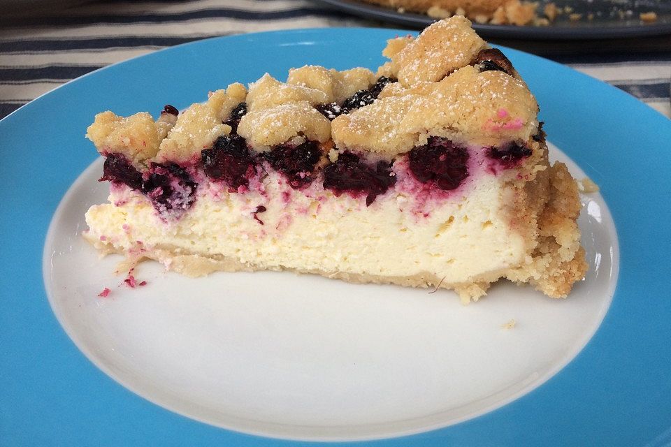 Brombeer-Quark-Kuchen mit Zimtstreuseln