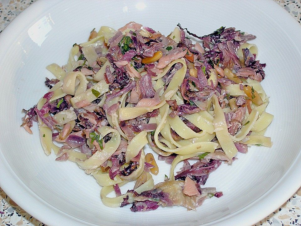 Bandnudeln mit Lachs und Radicchio von Dragonfly-Lady| Chefkoch