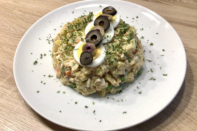 Spanischer Kartoffelsalat - ensaladilla rusa von Buletten-Boy| Chefkoch