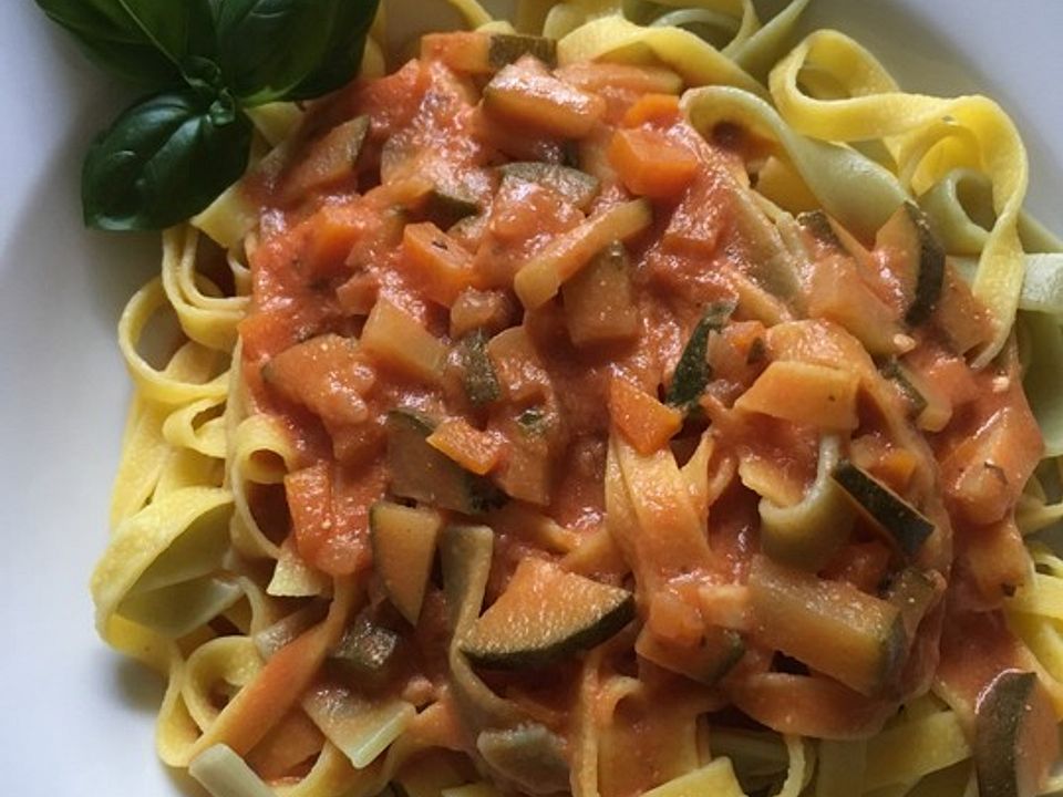 Cremige Tomatensauce mit Gemüse von 5ander21| Chefkoch