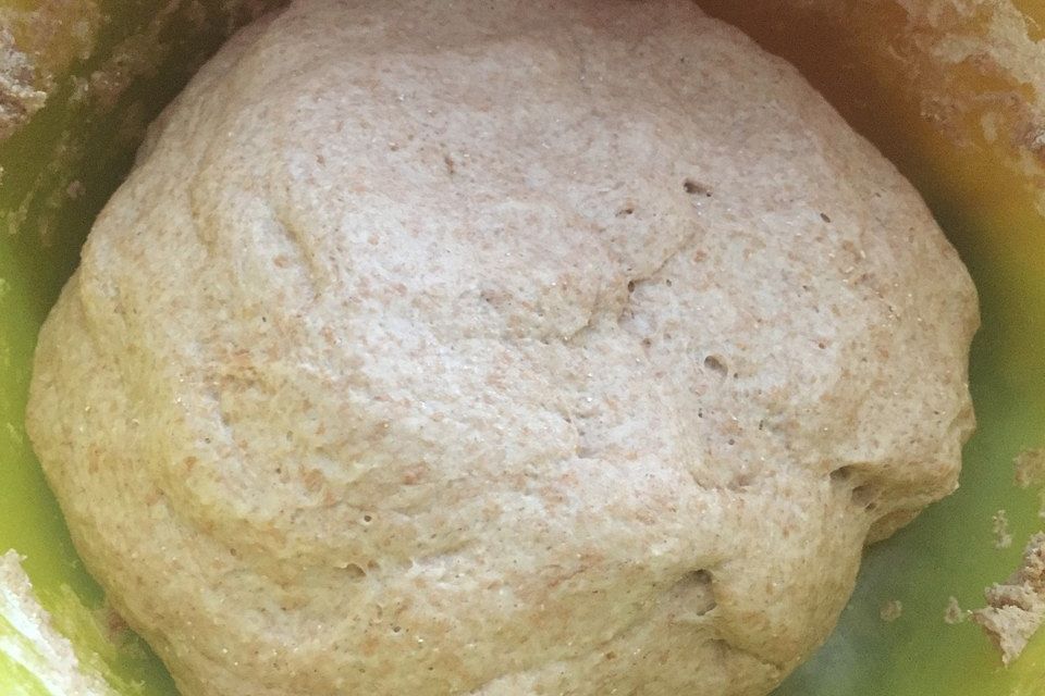 Grundrezept für einen feinen Dinkelpizzateig Grundrezept für einen feinen Dinkelpizzateig