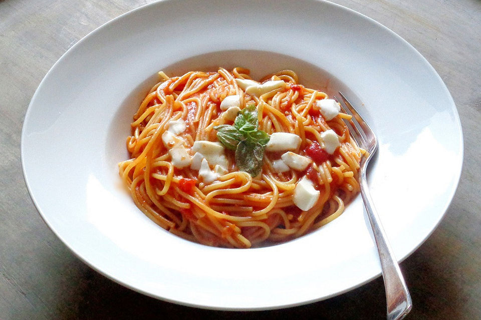 One Pot Pasta Tomate-Mozzarella