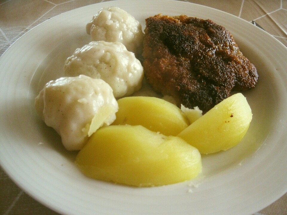Mini-Putenschnitzel mit Salzkartoffeln und Bechamel-Blumenkohl von ...