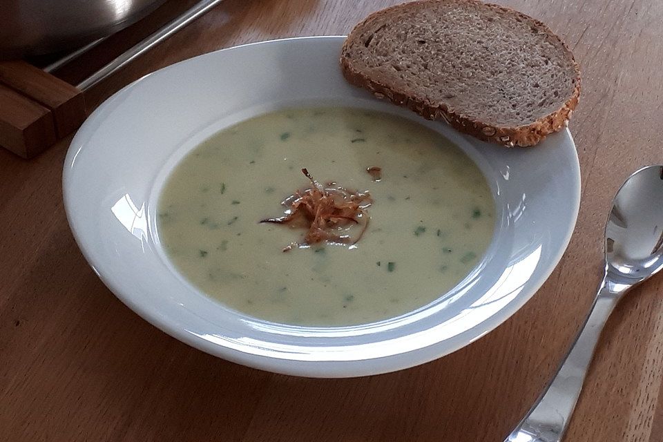 Bärlauch-Kartoffel-Suppe à la Gabi