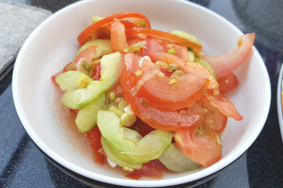 Tomaten-Gurken-Salat