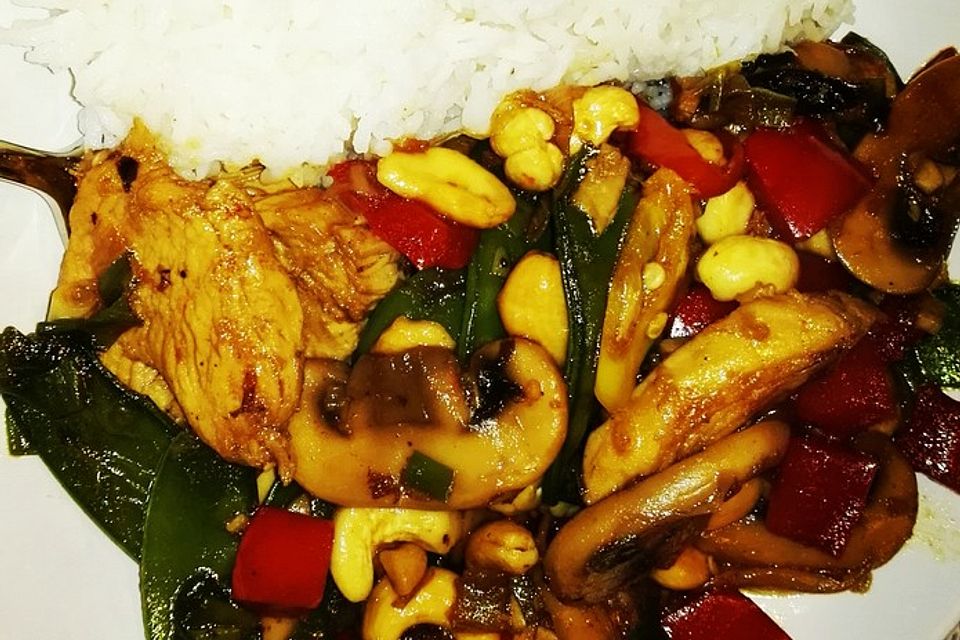 Gai Pad Med Mamuang - Hähnchen mit Cashewkernen