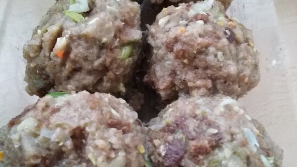 Herzhafte Semmelknödel ohne Milch und Ei von Connyluna