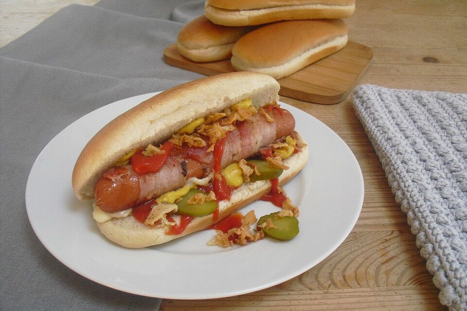 Käse-Bacon Hot Dog