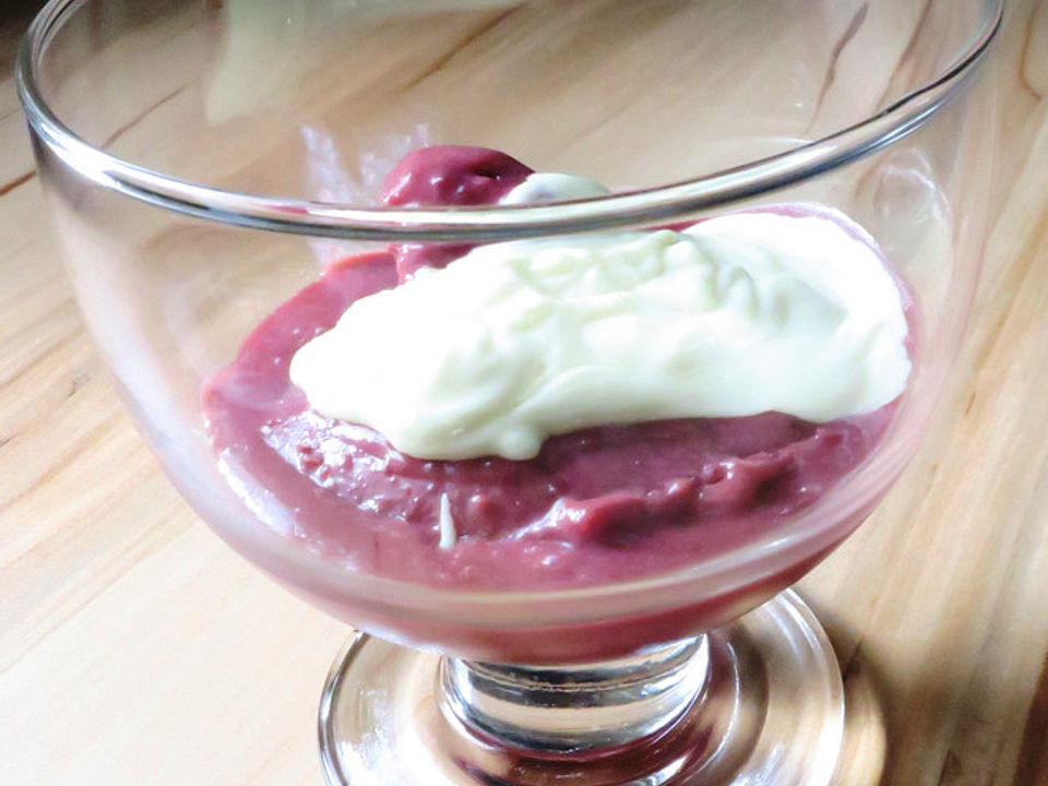 Portwein-Sauerkirsch-Eis mit weißer Sauce von Stutzer-PB| Chefkoch Portwein-Sauerkirsch-Eis mit weißer Sauce von Stutzer-PB| Chefkoch