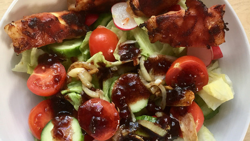 Spinatsalat mit Hähnchen, Feta und Preiselbeerdressing von AnneBrombeer
