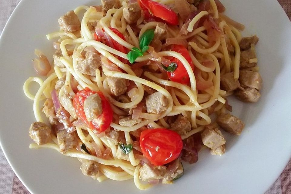 Tagliolini mit Thunfisch und kalabrischer Zwiebel