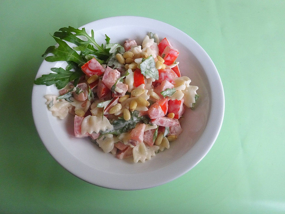 Bunter Tomaten-Farfalle-Salat mit Rucola von McMoe| Chefkoch