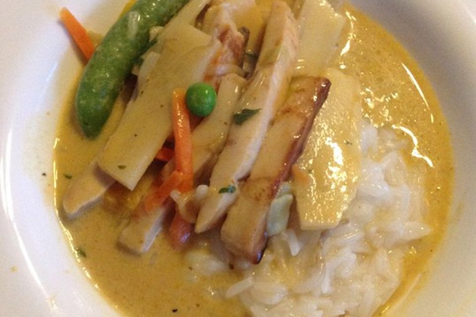 Gelbes Thai-Curry mit Gemüse