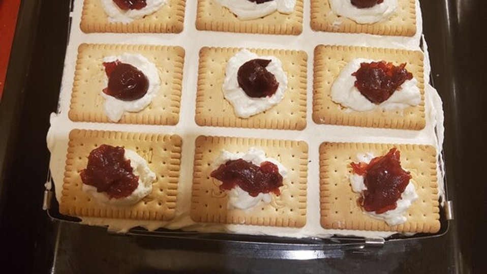 Glutenfreier Butterkeks-Kuchen mit Kirschen